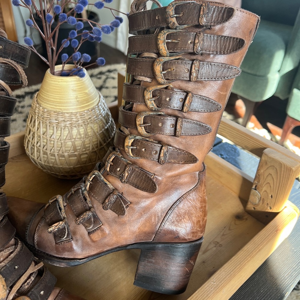 Freebird by Steven Stoke Tan Brown Distressed Leather Buckle Boots 8 - Picture 3 of 16